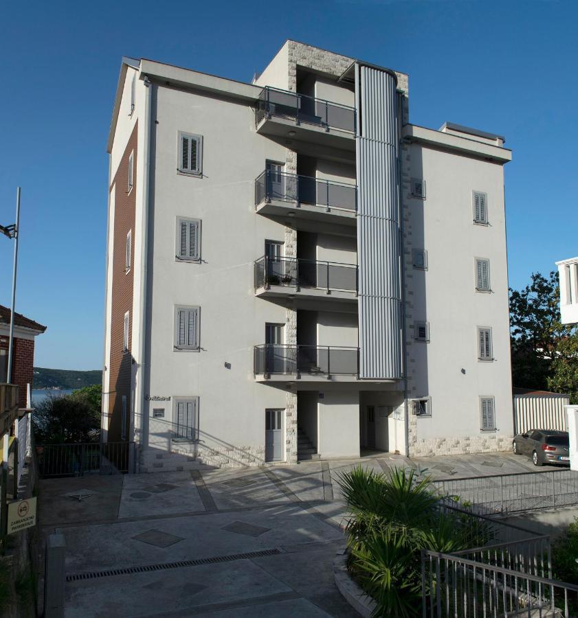 Apartments Admiral Herceg Novi Exterior photo